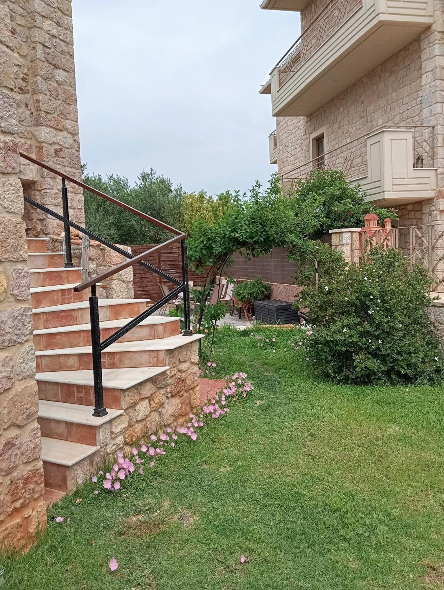 Niko'S Stone Guest House Plítra Kültér fotó