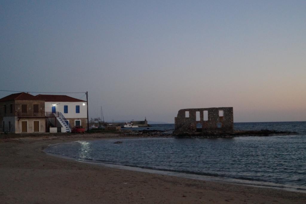 Niko'S Stone Guest House Plítra Kültér fotó